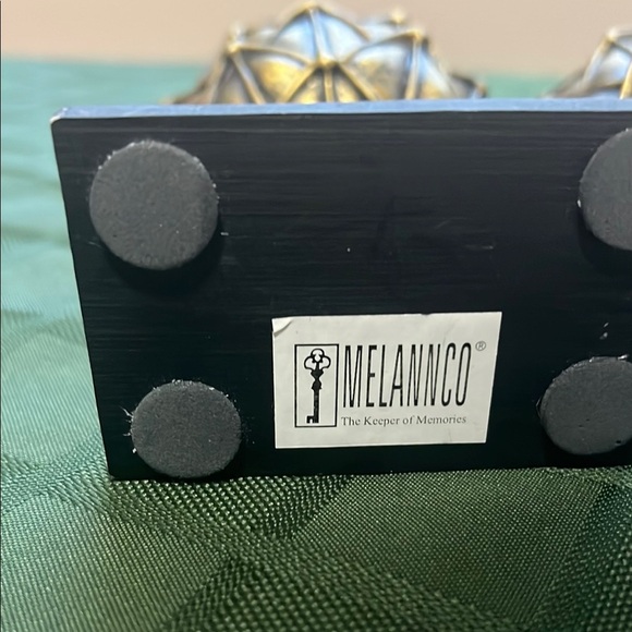 Gold and Black Artichoke Bookends - Picture 6 of 7